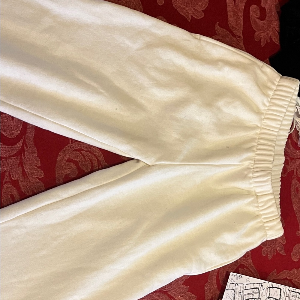 Brandy Melville Rosa Sweatpants - Picture 3 of 3